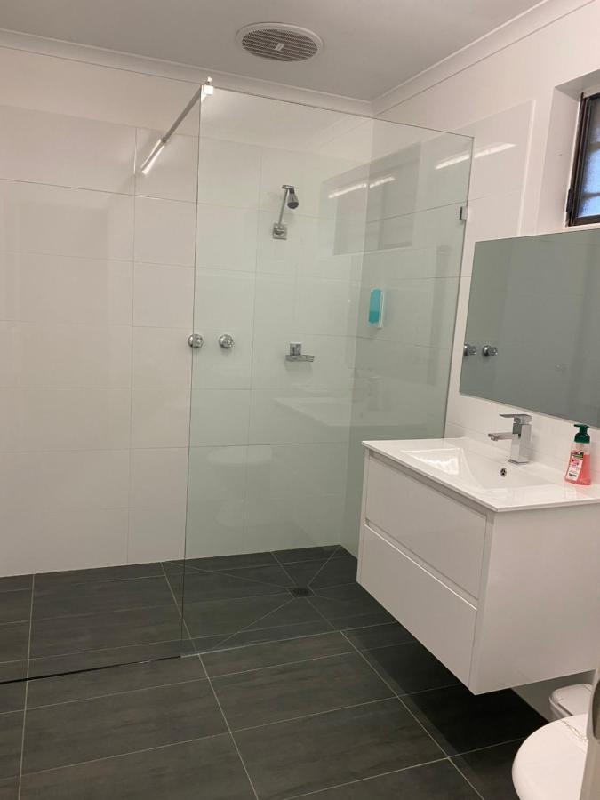 Wingrove 3* Corowa